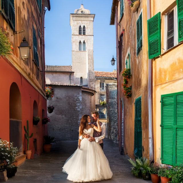 "Ce que j’aime dans mon métier ? Capturer vos émotions, vos rires et ces instants vrais qui font toute la magie du mariage." 💕📸✨

#PhotographeDeMariage #InstantsVrais #Émotions #FousRires #Complicité #SouvenirsPourLaVie #WeddingVibes #CoupleGoals #PassionPhoto #JourJ